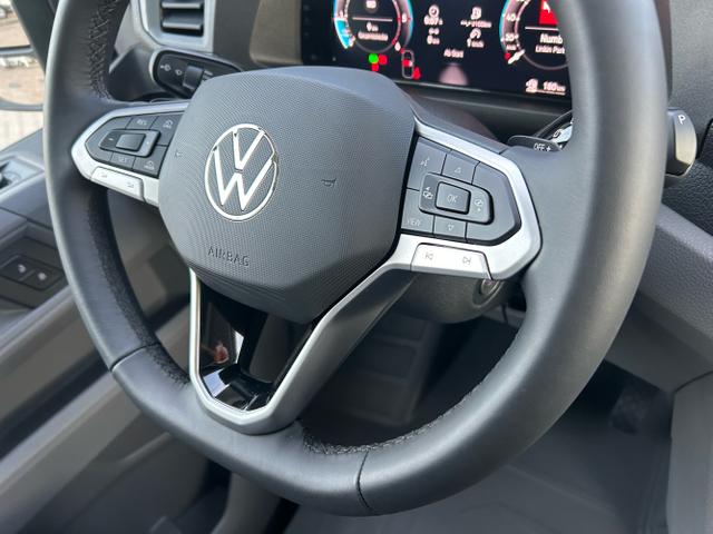 Volkswagen / Crafter Kastenwagen / Wei&szlig; / / / 30 2.0 TDI MR Aut. L3H2 / 4 J. Garantie