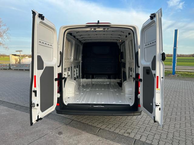 Volkswagen / Crafter Kastenwagen / Wei&szlig; / / / 30 2.0 TDI MR Aut. L3H2 / 4 J. Garantie