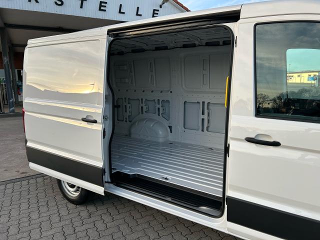 Volkswagen / Crafter Kastenwagen / Wei&szlig; / / / 30 2.0 TDI MR Aut. L3H2 / 4 J. Garantie