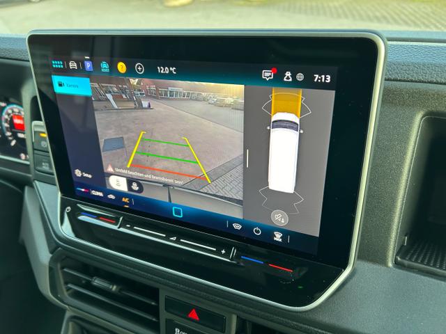 Volkswagen / Crafter Kastenwagen / Wei&szlig; / / / 30 2.0 TDI HD MR L3H3 / 4 J. Garantie