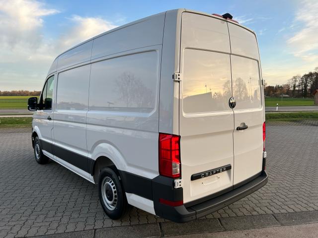 Volkswagen / Crafter Kastenwagen / Wei&szlig; / / / 30 2.0 TDI HD MR L3H3 / 4 J. Garantie