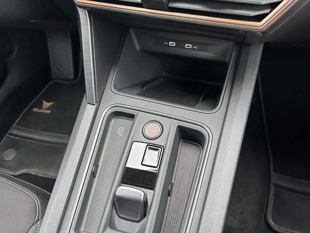 CUPRA / Formentor / Wei&szlig; / / / 1.5 TSI DSG / AHK