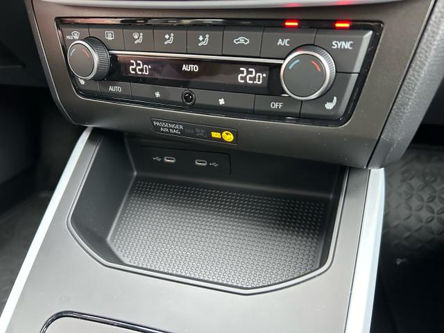 Seat / Arona / Grau / / / 1.0 TSI DSG / Wireless Full Link