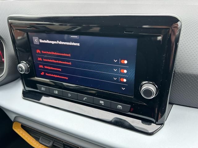 Seat / Arona / Grau / / / 1.0 TSI DSG / Wireless Full Link