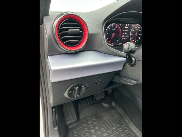 Seat / Arona / Wei&szlig; / / / 1.0 TSI DSG / Sitzheizung