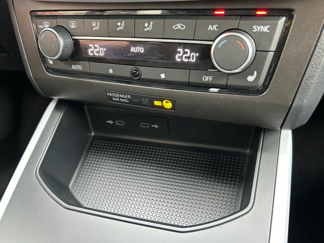 Seat / Arona / Grau / / / 1.0 TSI DSG / Wireless Full Link