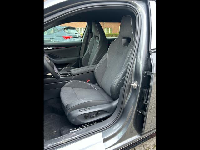 Skoda Superb Combi - Sportline 2.0 TDI DSG 4x4 / Standheizung