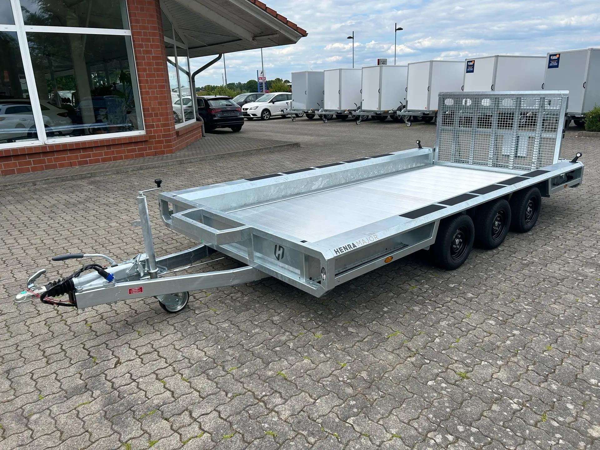 Henra Maschinentransporter 