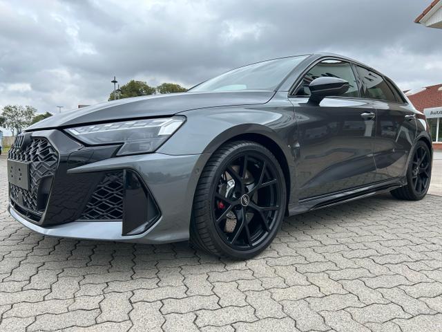 Audi RS3 - Sportback 2.5 TFSI Quattro S tronic / Schalensitze