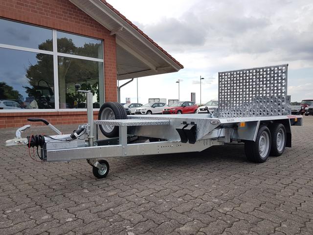 TEMA Temared Builder 3 3015/2 S 2,7t Baumaschinentransporter 