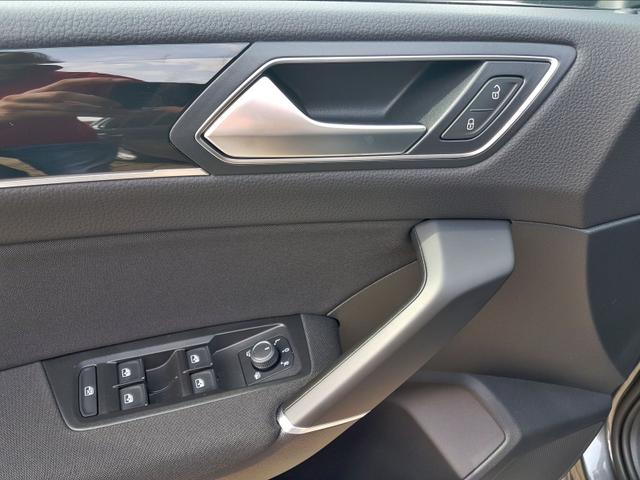 Volkswagen / Touran /  /  /  / 