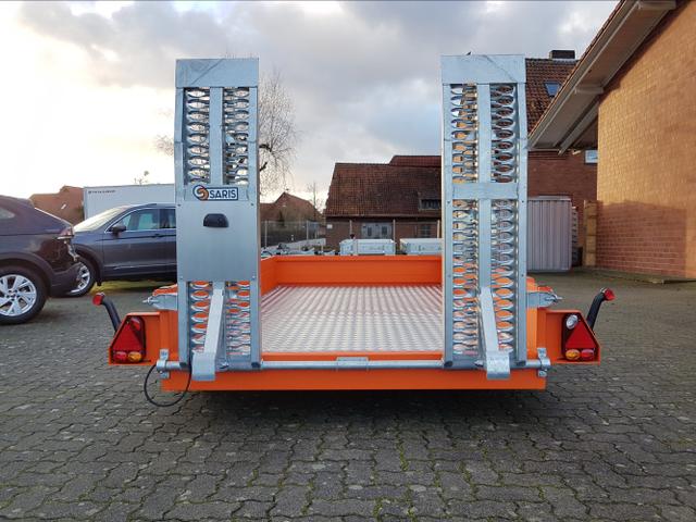 Saris / Transporter / / / / 