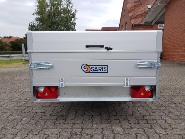 Saris / McAlu / / / / 