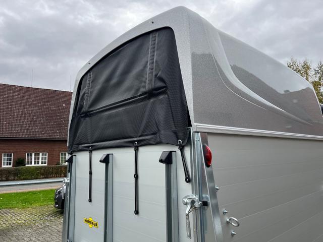 Humbaur / Pferdeanhänger / / / / Equitos Alu 2000 2,0t 100km/h