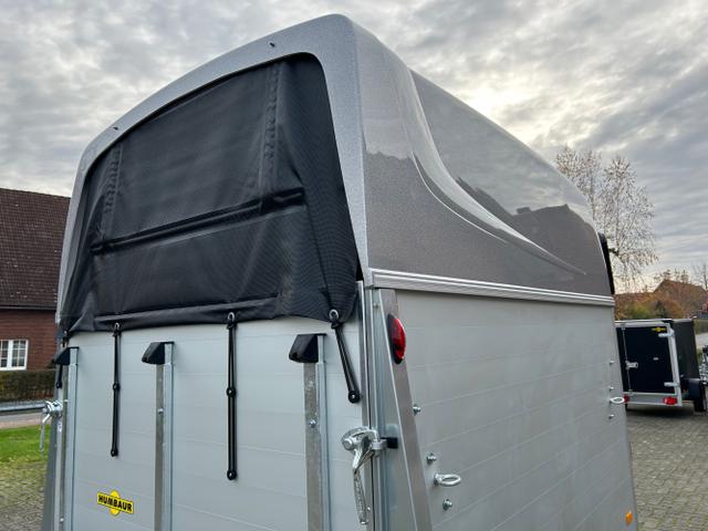 Humbaur / Pferdeanhänger / / / / Equitos Alu 2000 2,0t 100km/h Hecktür