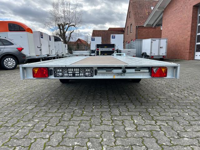 TEMA / Temared Carkeeper / / / / 2,7t Autotransporter Siebdruckboden