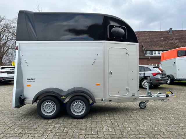 Humbaur / Pferdeanhänger / / / / Single Alu Black 1600 1,6t 100km/h Sattelkammer