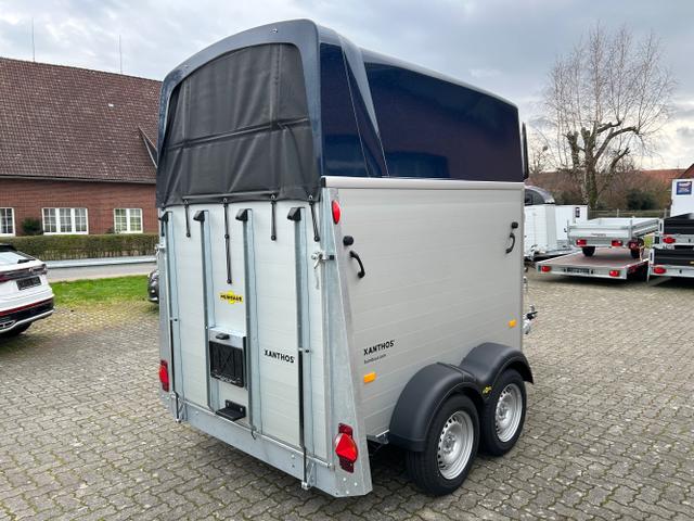 Humbaur / Pferdeanhänger / / / / Xanthos 2400 2,4t 100km/h Sattelkammer Dark Blue