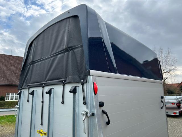 Humbaur / Pferdeanhänger / / / / Xanthos 2400 2,4t 100km/h Sattelkammer Dark Blue