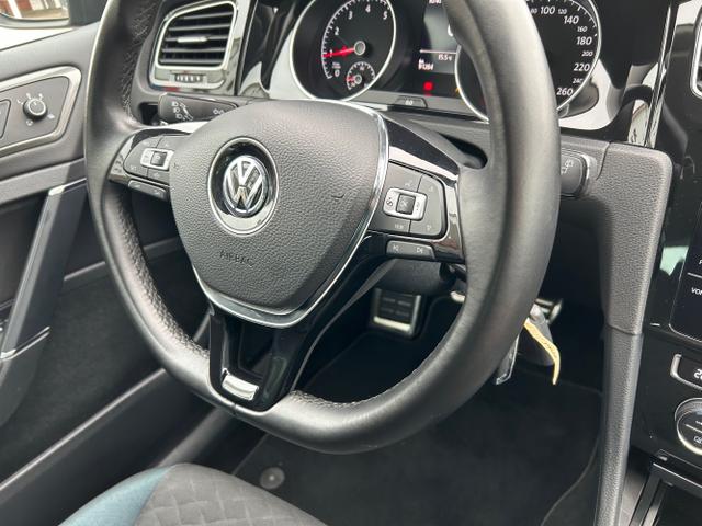 Volkswagen / Golf Variant / Blau / / / IQ.DRIVE 1.0 TSI / Navi Voll-LED