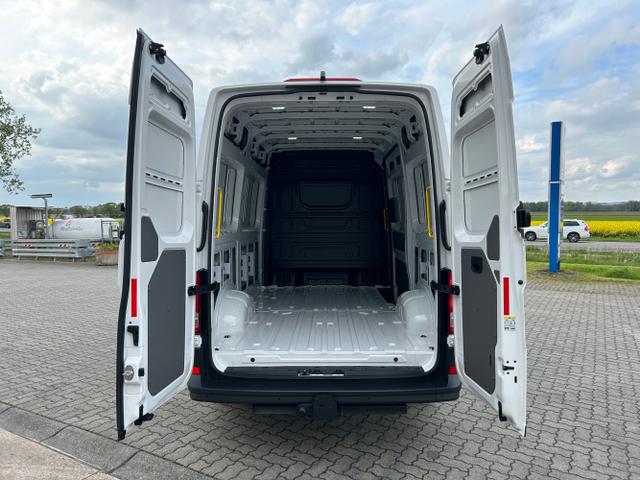 MAN / TGE Kastenwagen / Weiß / / / 3.140 2.0 TDI HD MR 4x4 L3H3 / Sperre