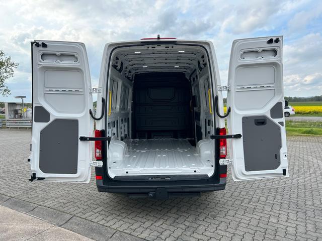 MAN / TGE Kastenwagen / Weiß / / / 3.140 2.0 TDI HD MR 4x4 L3H3 / Sperre