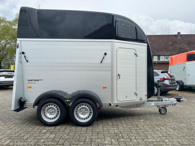 Humbaur / Pferdeanhänger / / / / Xanthos Aero 2400 2,4t 100km/h Black