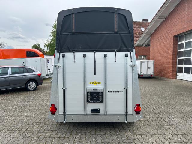 Humbaur / Pferdeanhänger / / / / Xanthos Aero 2400 2,4t 100km/h Black