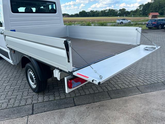 MAN / TGE Pritsche DoKa / Weiß / / / 3.180 2.0 TDI MR 4x4 DSG / Sperre
