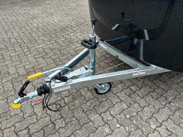 Humbaur / Kofferanhänger / / / / HKPA 263217 2,6t Hecktür dreh- und schwenkbar 100km/h