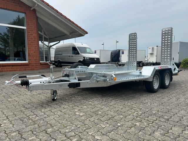 Brian James / Baumaschinenanhänger / / / / 