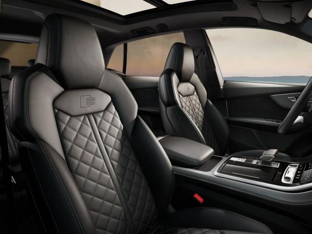 Audi Q8 S line TFSI e 394 2xS 22Z Laser Pano Tour HUD 