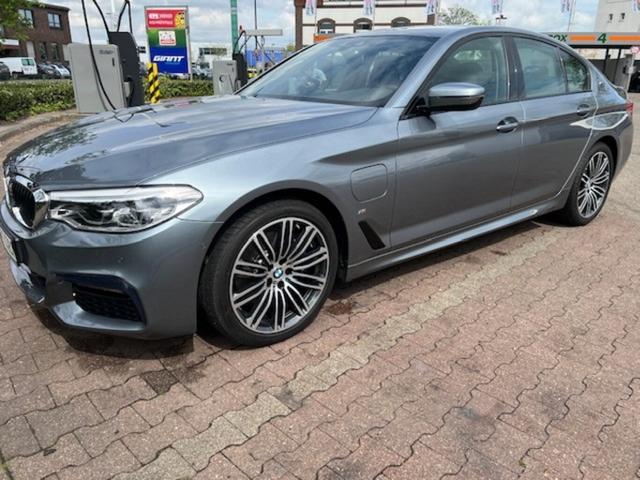 BMW 5er M Sport 530e Steptronic LED Nav LM19Z ParkAs PDC 
