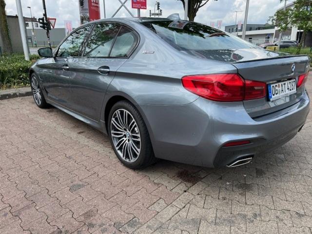 BMW 5er M Sport 530e Steptronic LED Nav LM19Z ParkAs PDC 