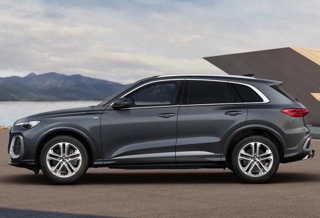 Audi Q5 S line TDI neues Modell Tech+ Pano AHK PrivG 