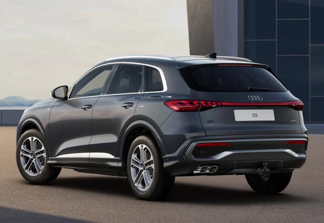 Audi Q5 S line TDI neues Modell Tech+ Pano AHK PrivG 