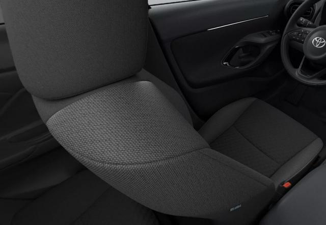 Toyota Yaris Cross SHZ SafetyP LED Keyl 17Z ACCPrivacy 