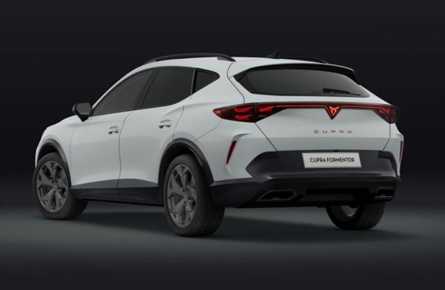 Cupra Formentor 1.5 eTSI 150 DSG LED Edge SHZ ACC PDC 