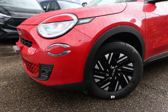 Fiat 600 Basis MHEV 110 DCT Nav SHZ KeyL LED Kam PDC CarP 