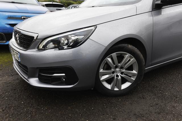 Peugeot 308 Active Pack 1.2 PT 130 SHZ PDC Klimaaut. 16Z 