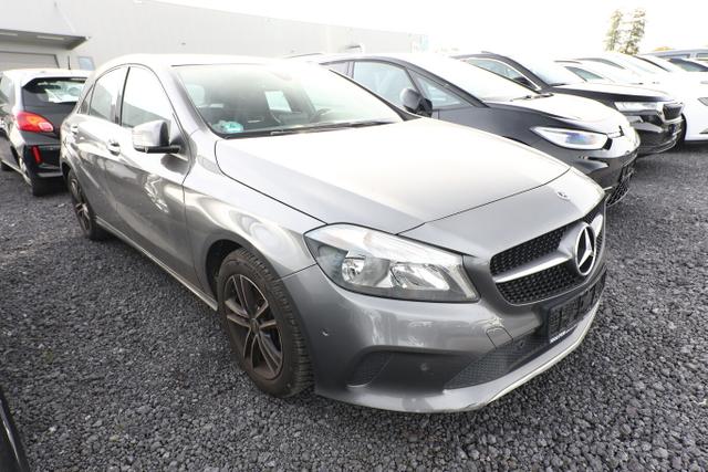 Mercedes-Benz A-Klasse Style A 180 PanoD ParkAs Nav SHZ LM16Z KeyLess 