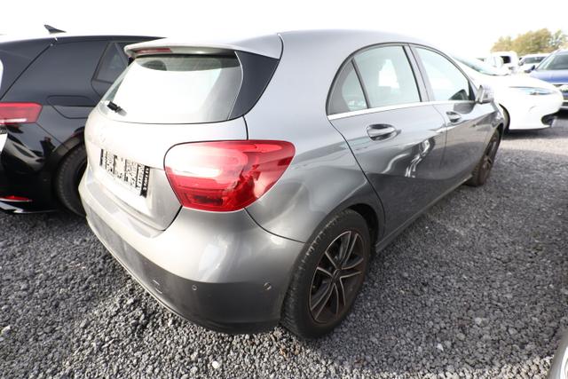Mercedes-Benz A-Klasse Style A 180 PanoD ParkAs Nav SHZ LM16Z KeyLess 