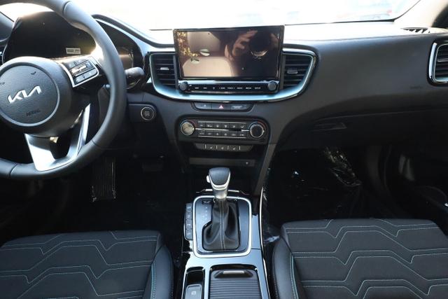 Kia Ceed Sportswagon SW 1.0 MHEV 100 DCT ACC LED eHK SHZ JBL Kam 