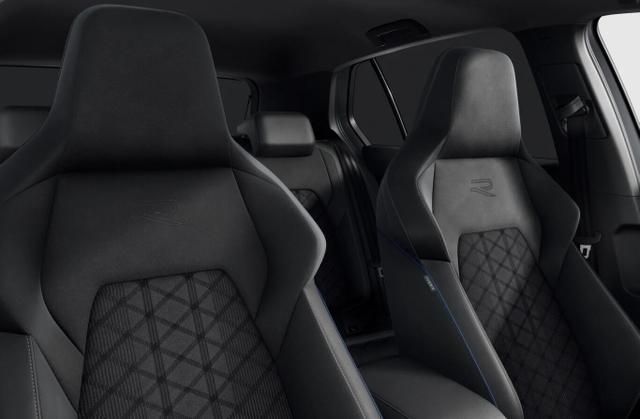 Volkswagen Golf 8 1.5 eTSI 150 DSG R-Line Pano Nav 5J.Gar 