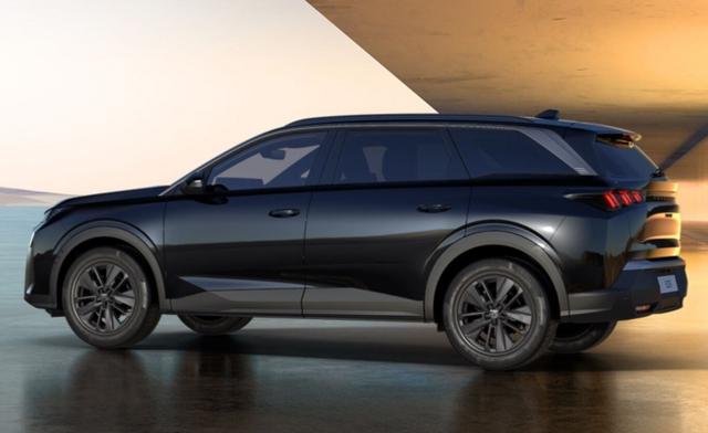 Peugeot 5008 Allure MHEV 145 Nav AHK 360° ACC 21"-HD 7S 