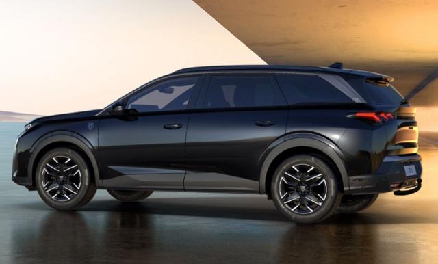 Peugeot 5008 GT MHEV 145 360° AHK Pano Massage Alcantara 