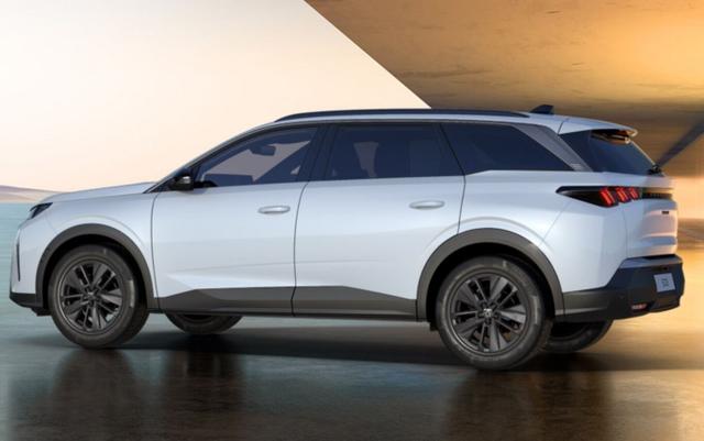 Peugeot 5008 Allure MHEV 145 19Z SHZ Kam LED Keyl PrivG 