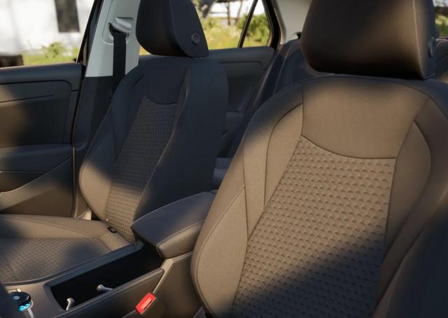 Volkswagen T-Roc Life eTSI neuMod 5JGar SHZ LM17 PrivG Kam Alarm 