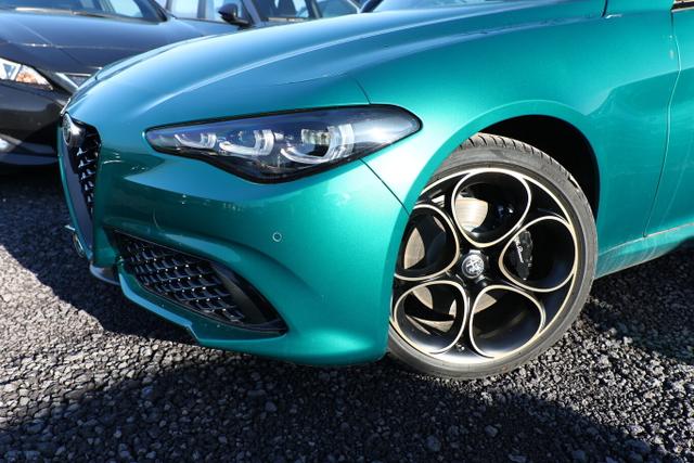 Alfa Romeo Giulia Intensa 2.2 D 210 AT8 Q4 Matrix Pano Nav 