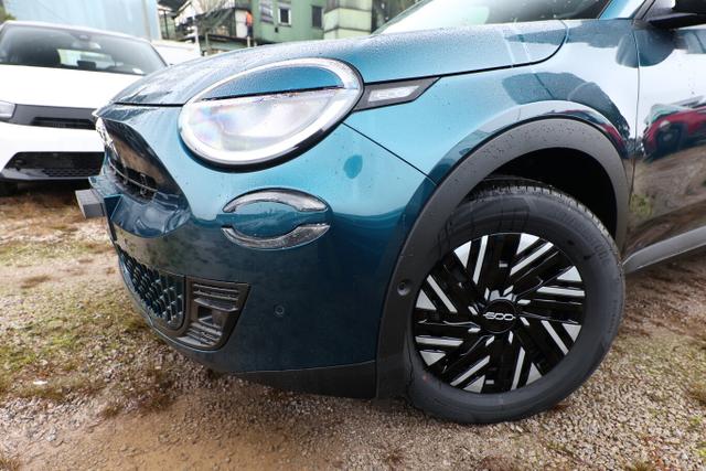 Fiat 600 MHEV 145 DCT LED Nav ACC Kam Keyl Klimaaut 